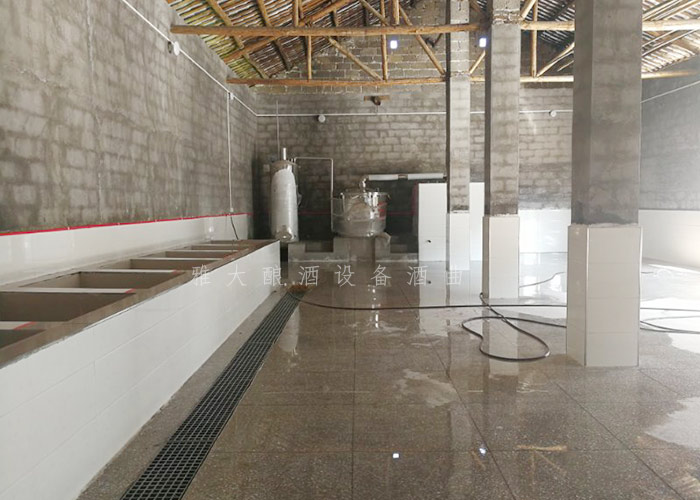 蒸酒、糖化培菌、發(fā)酵間